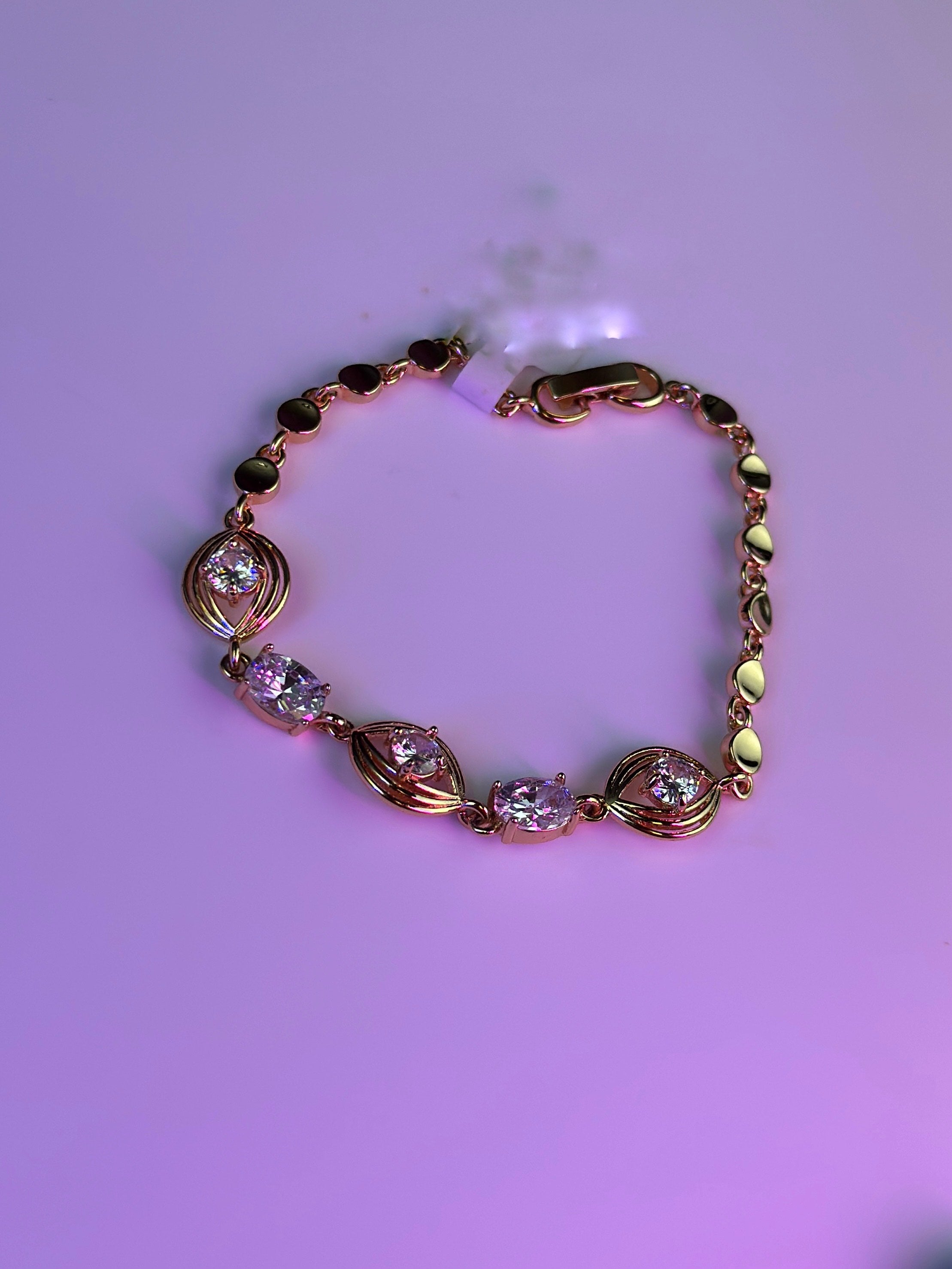 Laminated gold Braclete